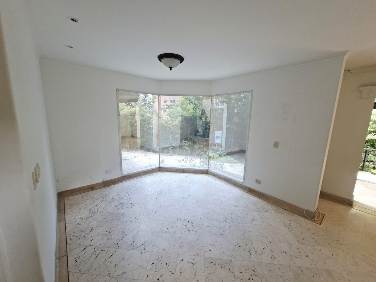 CASA EN VENTA LOMA DEL ESMERALDAL ENVIGADO TL
