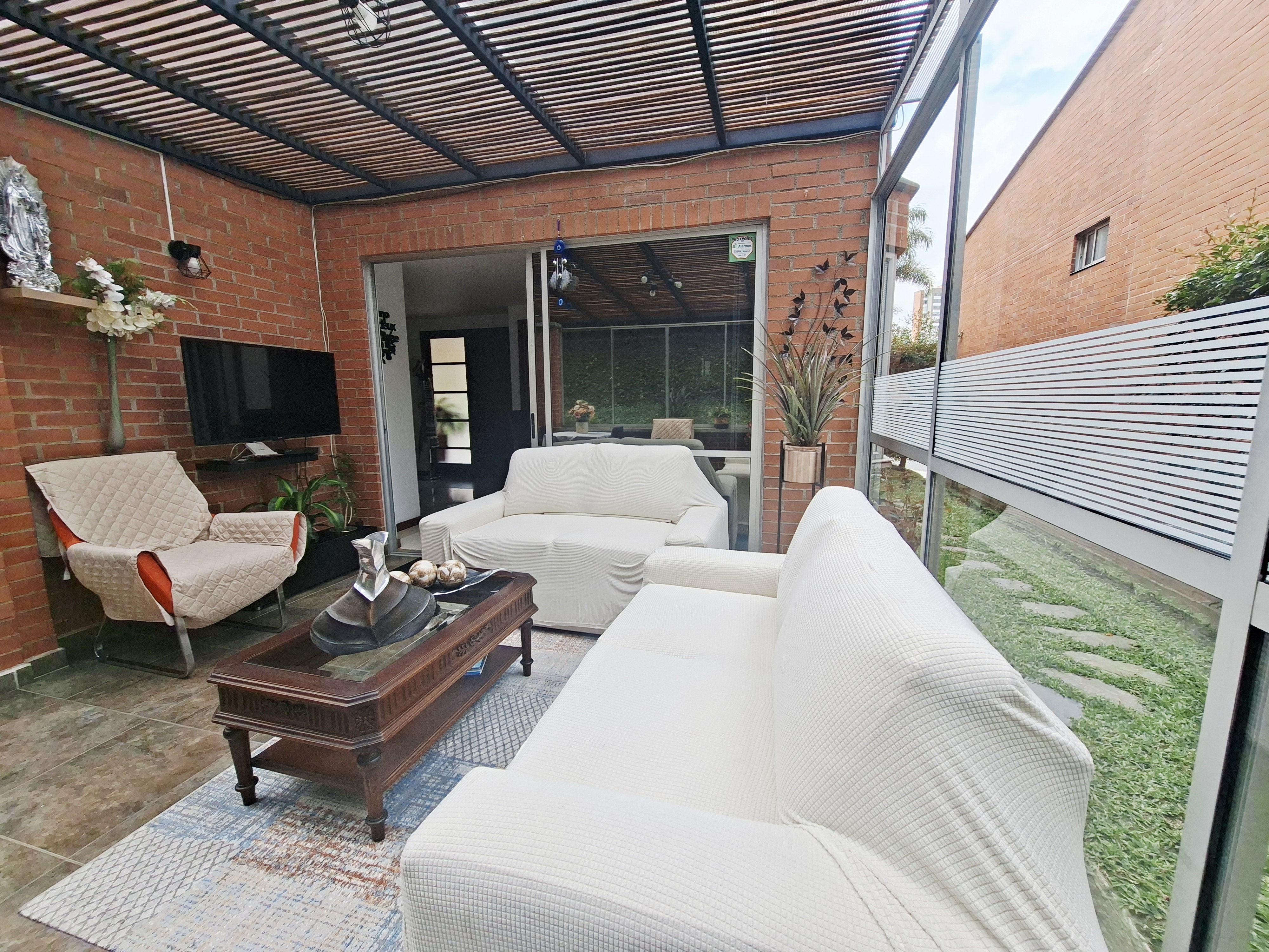 CASA EN VENTA SECTOR BENEDICTINOS