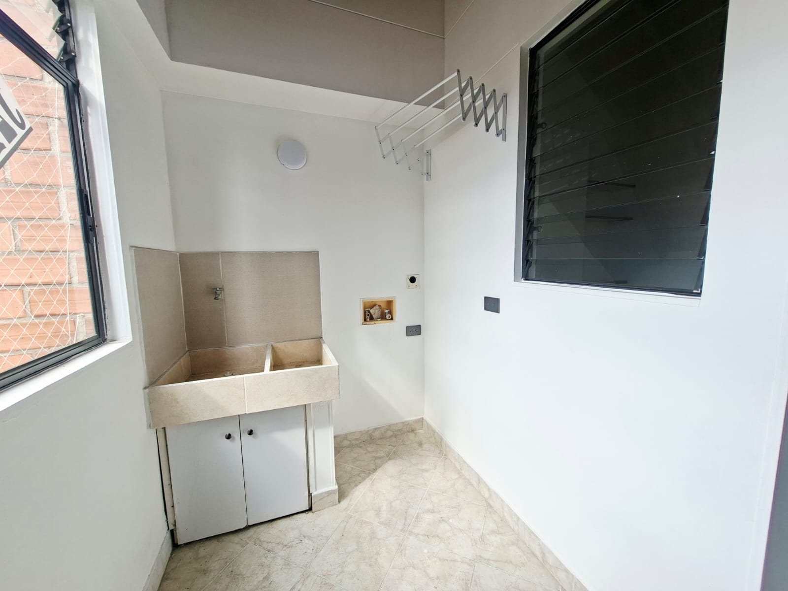 Apartamento en arriendo Poblado Loma de San Julian GBQ