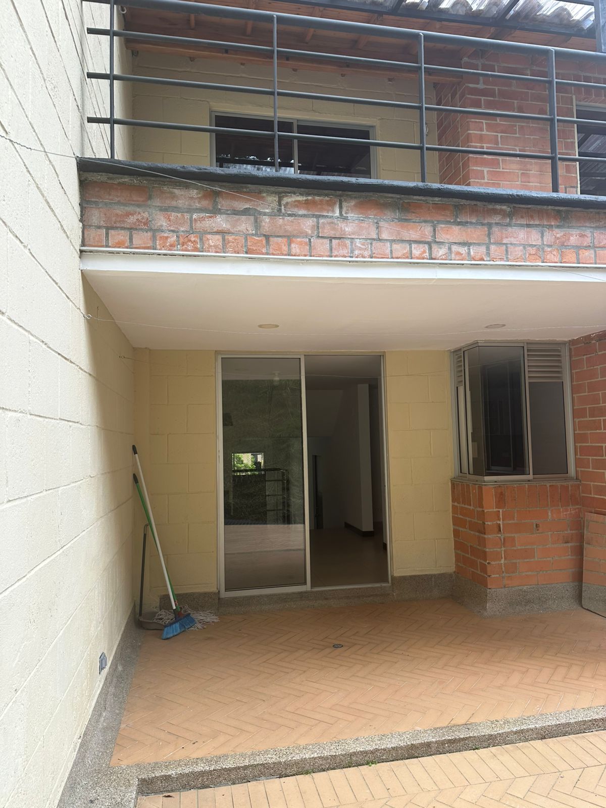 CASA EN ARRIENDO SABANETA UBICADA EN CONJUNTO RESIDENCIAL LA DOCTORA