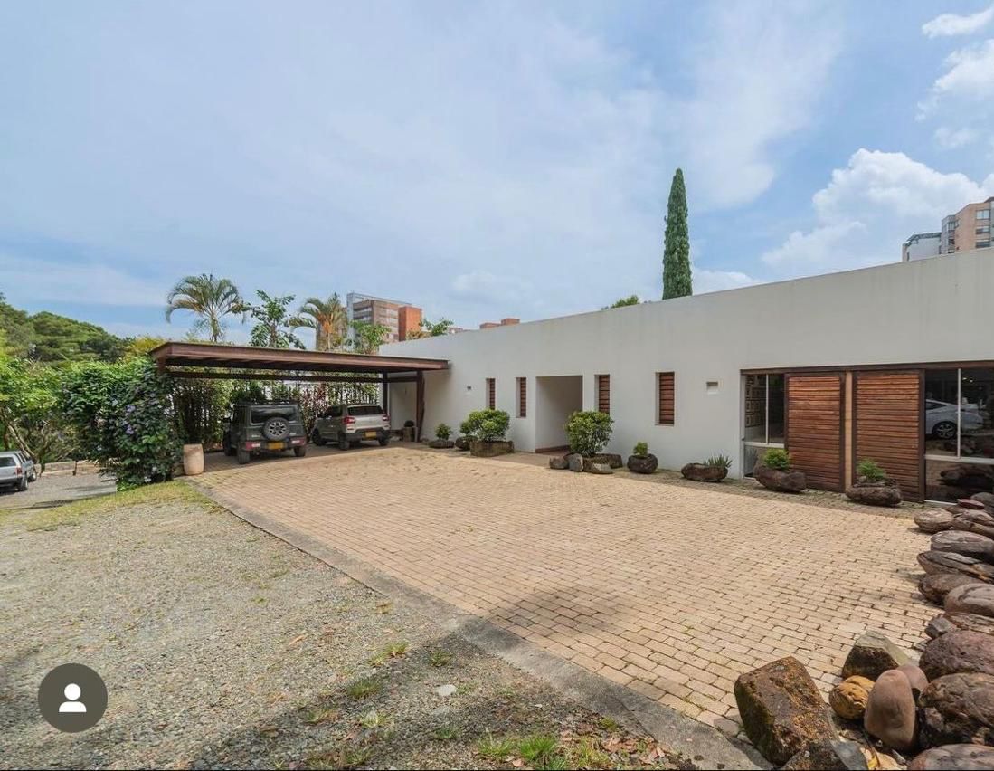 CASA CAMPESTRE  A LA VENTA EN ENVIGADO RAMALES LOMA DE LAS BRUJAS