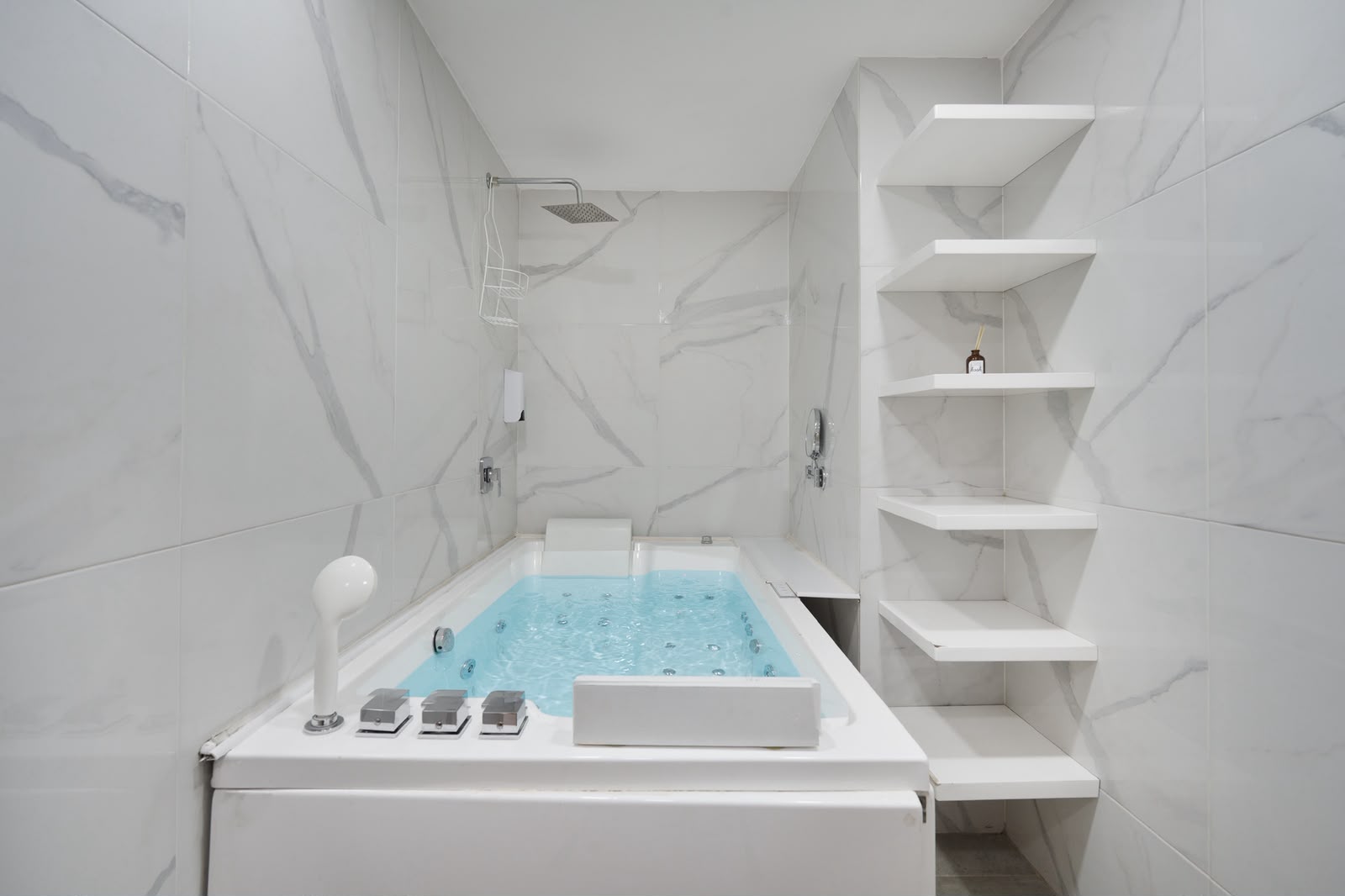 Apartamento en arriendo Poblado con jacuzzi TG BQ LC