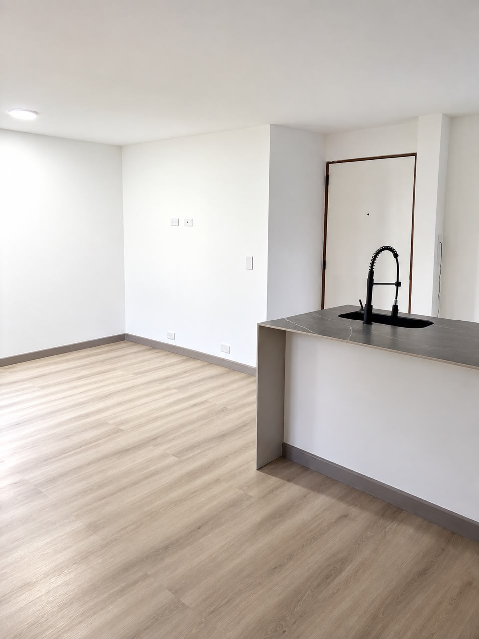 APARTAMENTO EN ARRIENDO LA INFERIOR POBLADO AGC13
