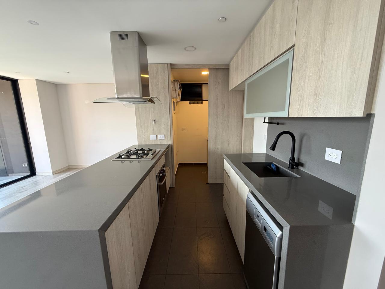 Apartamento en arriendo Poblado Palmas TC LC 24