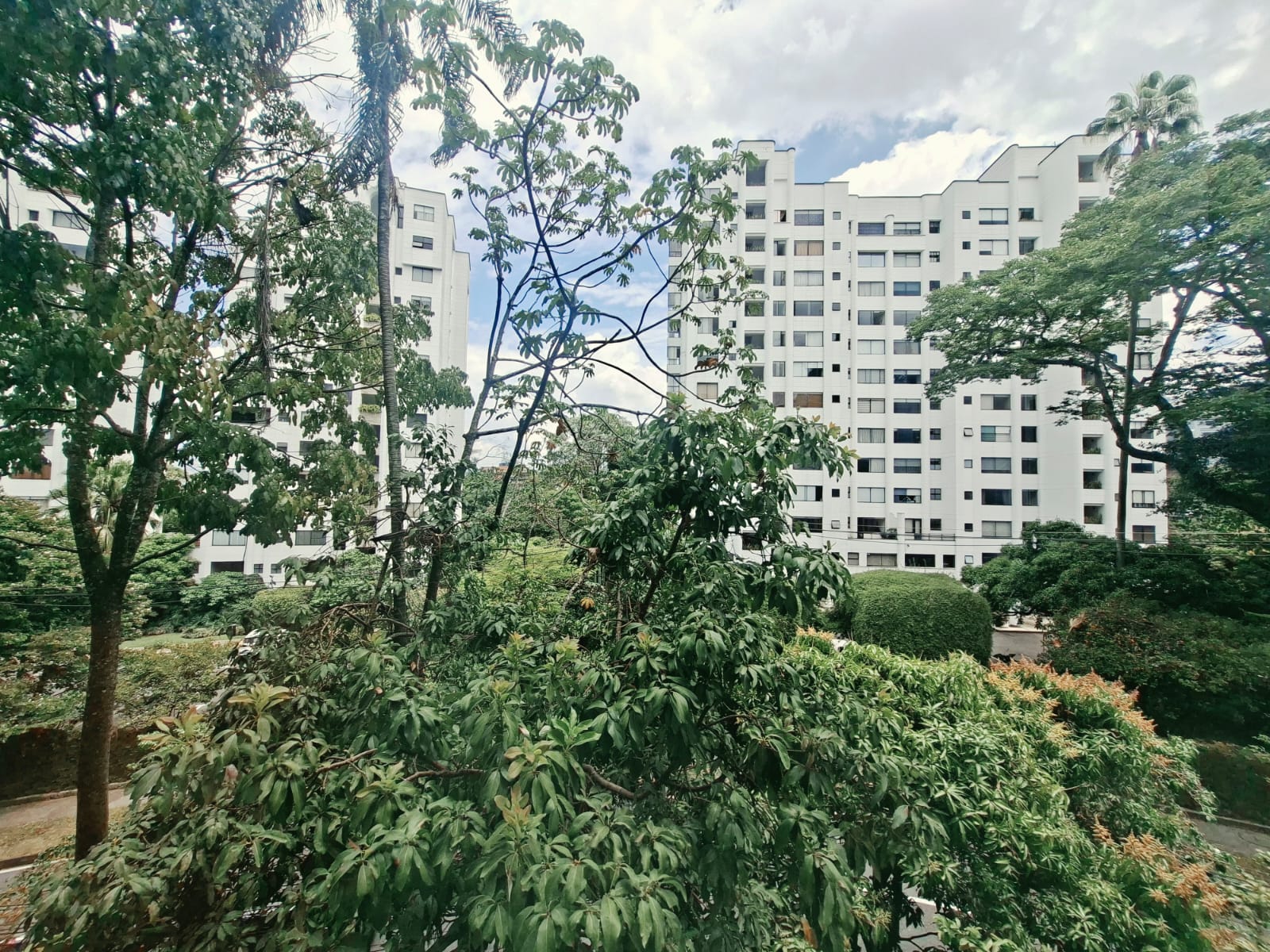 Apartamento en venta cerca la  clínica Medellín del Poblado