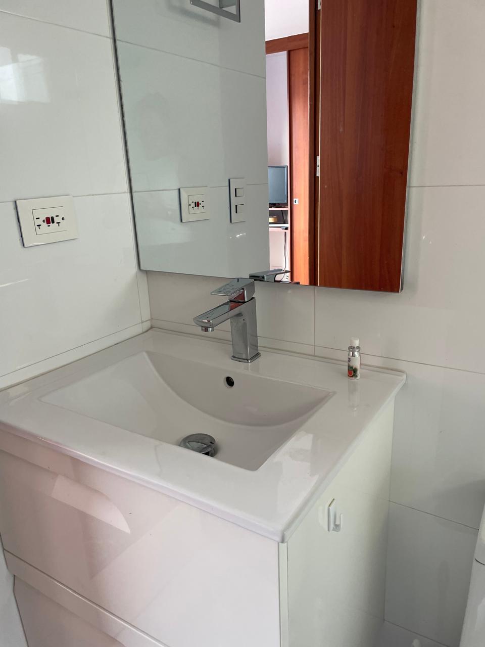 APARTAMENTO EN ARRIENDO AMOBLADO JUNTO A LA MILLA DE ORO LC