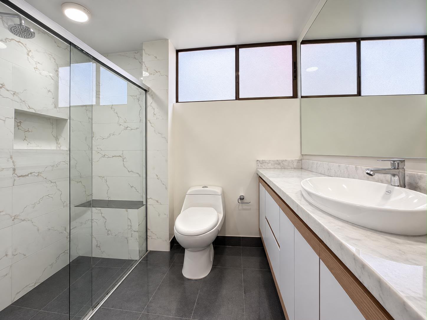 CASA EN ARRIENDO CERCA MALL ESTE