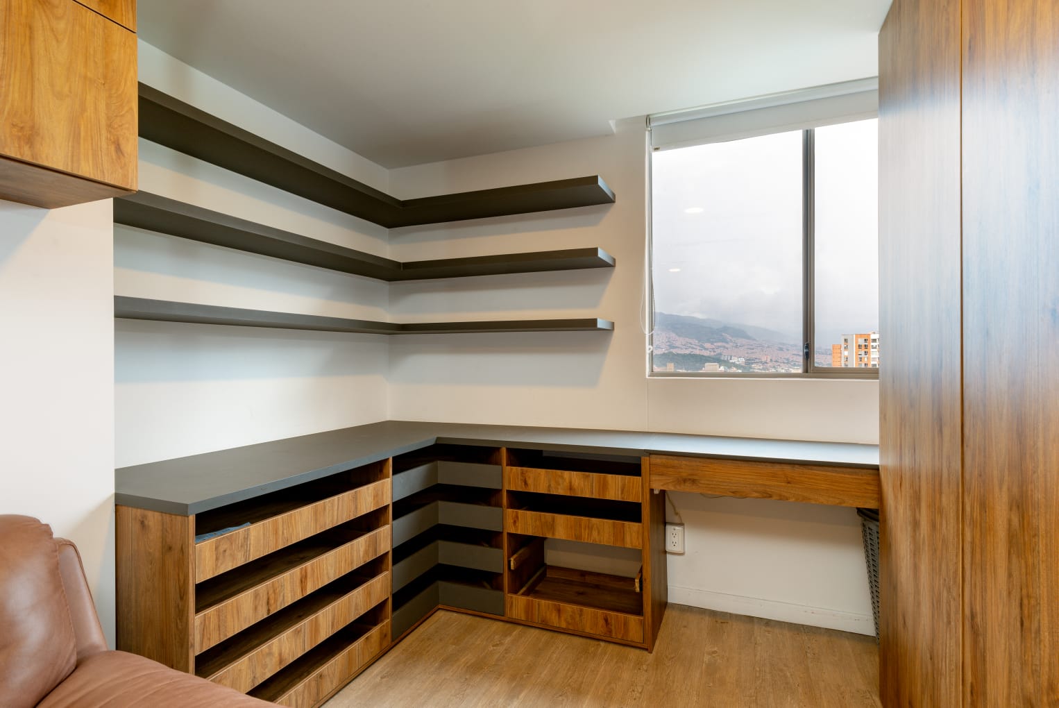 APARTAMENTO EN VENTA Y ARRIENDO AMOBLADO  POBLADO L.ENCIERRO