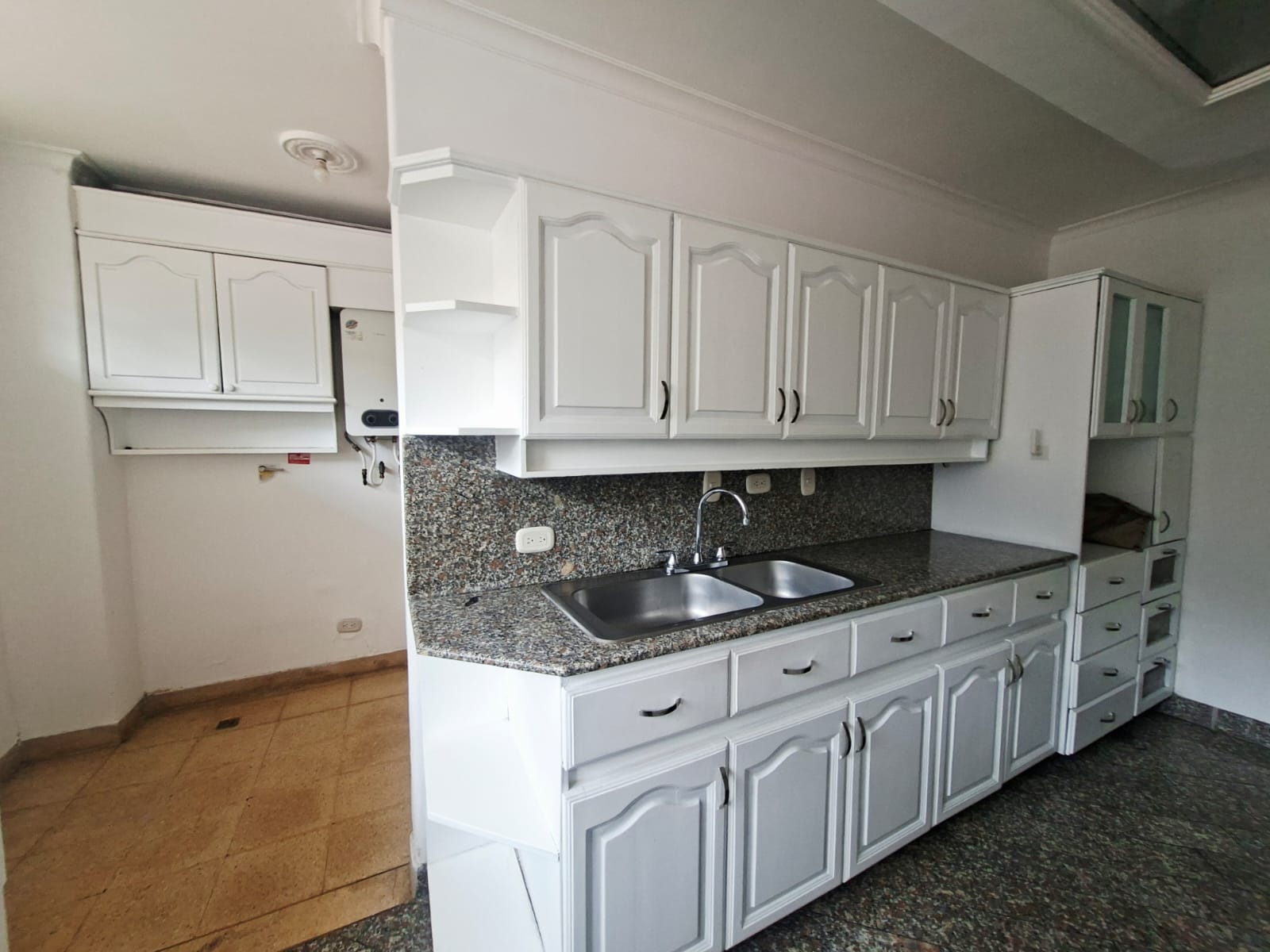 CASA EN VENTA LOMA DEL ESMERALDAL ENVIGADO TL