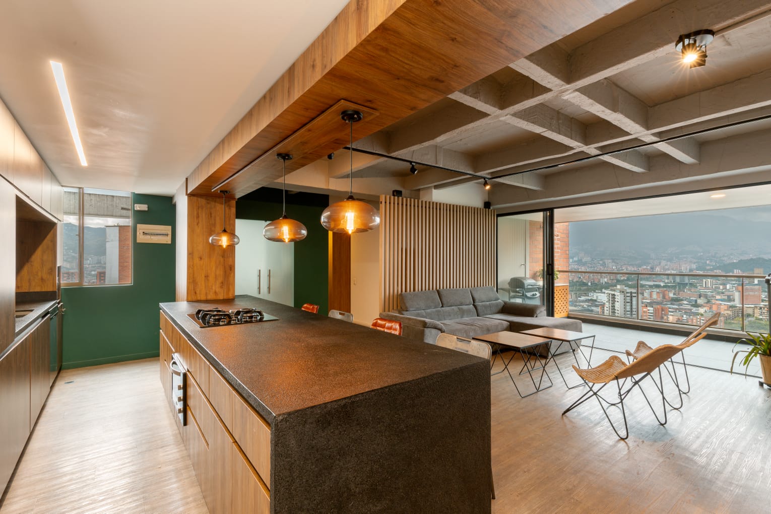 APARTAMENTO EN VENTA Y ARRIENDO AMOBLADO  POBLADO L.ENCIERRO