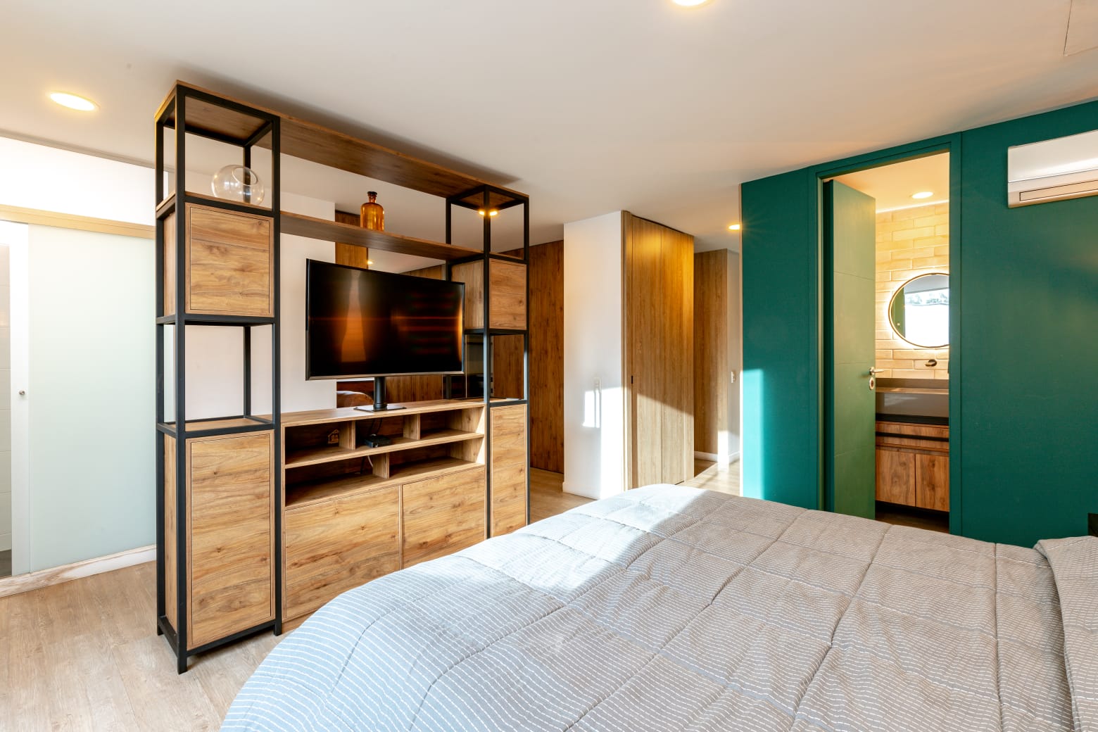 APARTAMENTO EN VENTA Y ARRIENDO AMOBLADO  POBLADO L.ENCIERRO