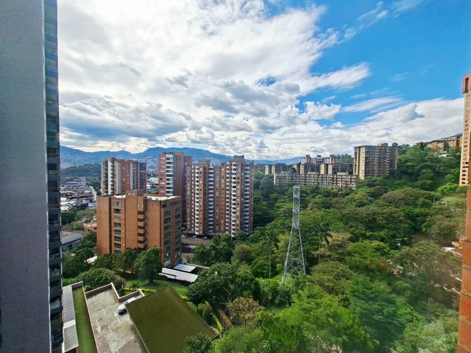 Apartamento en arriendo Poblado Loma de San Julian GBQ