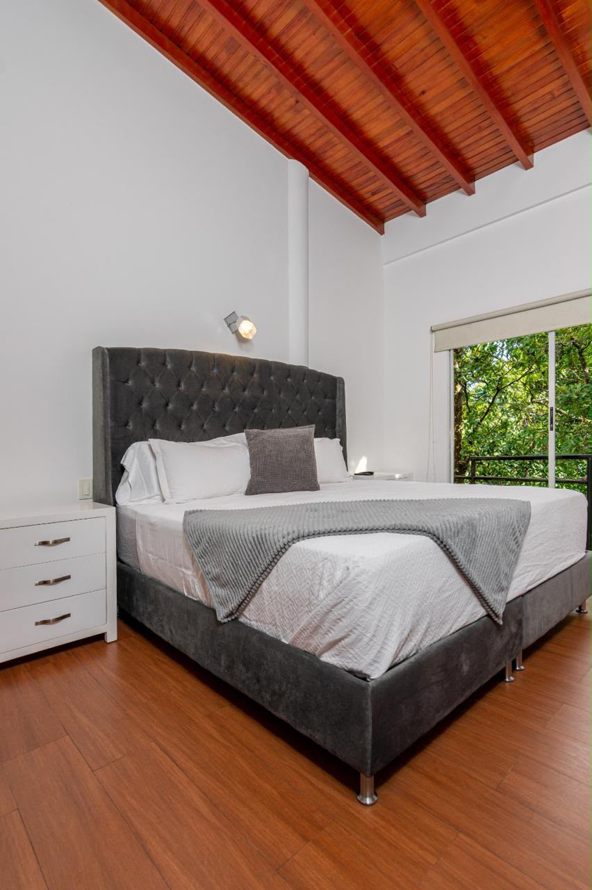 Casa en arriendo amoblado Milla de Oro LC