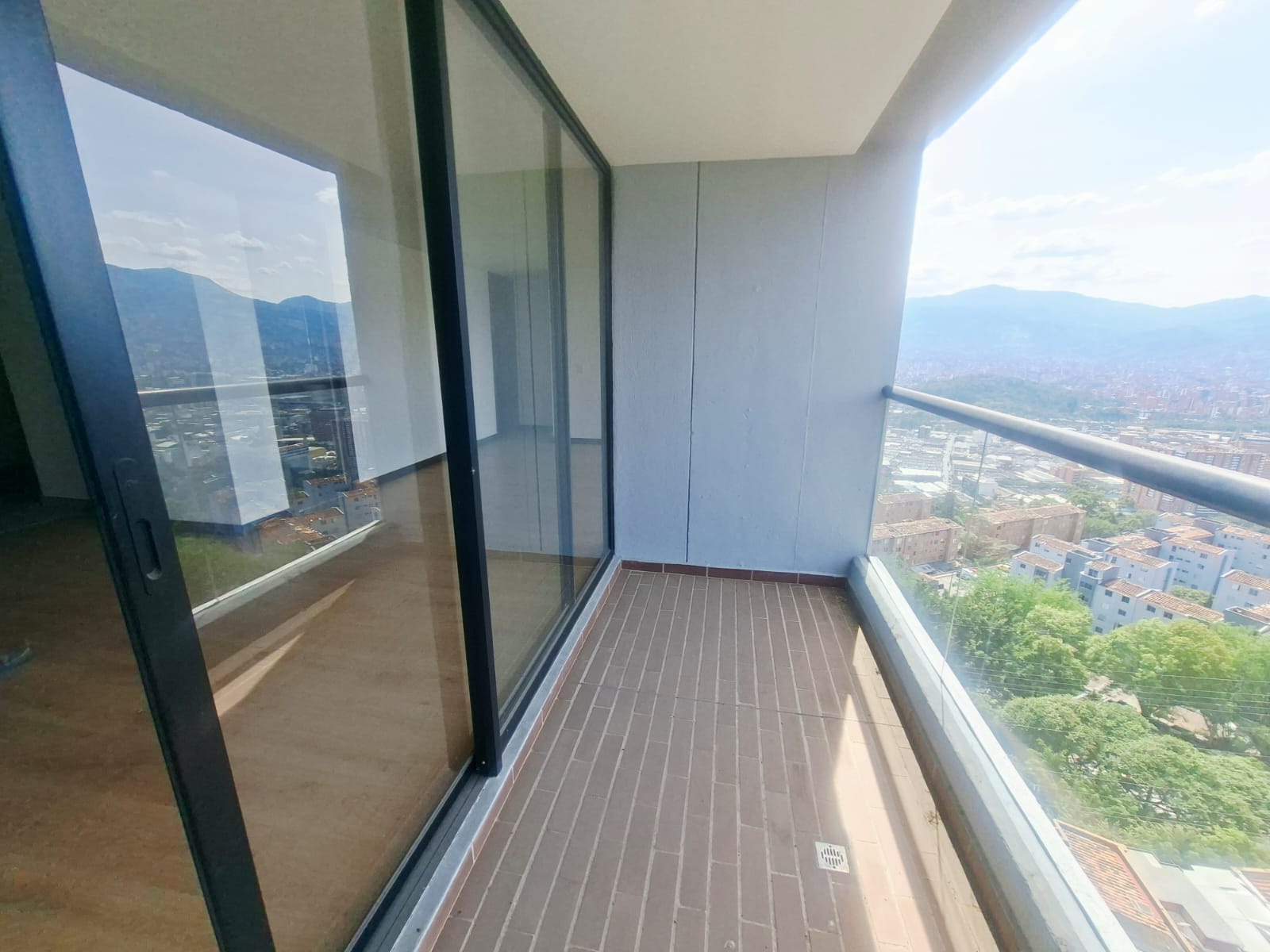 Apartamento para la venta en la Loma del Indio PL10