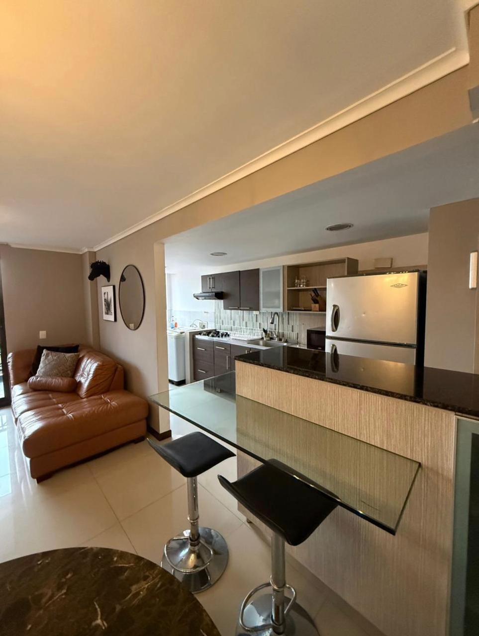 Apartamento en arriendo amoblado Poblado cerca a las Vegas LC