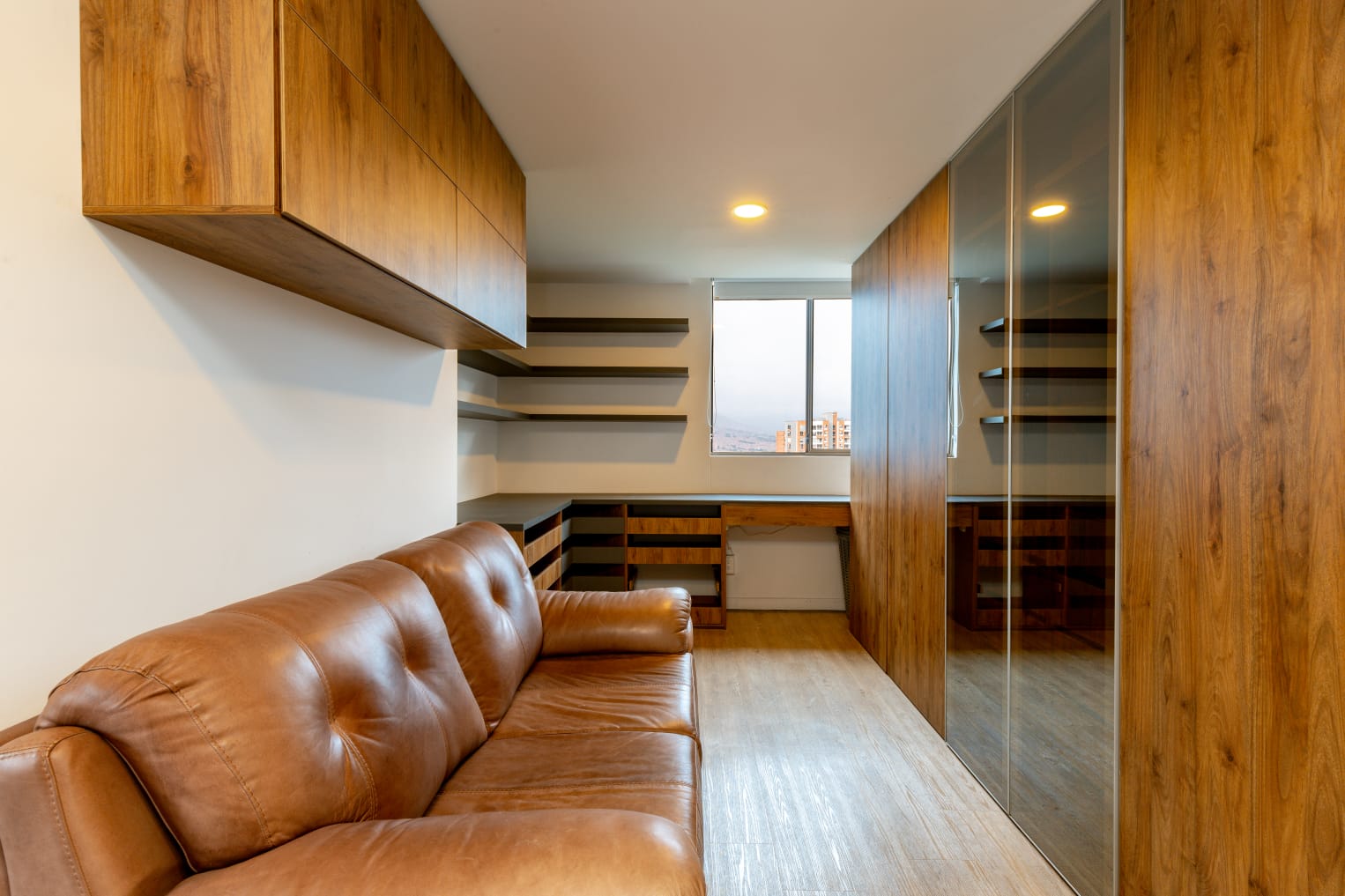 APARTAMENTO EN VENTA Y ARRIENDO AMOBLADO  POBLADO L.ENCIERRO