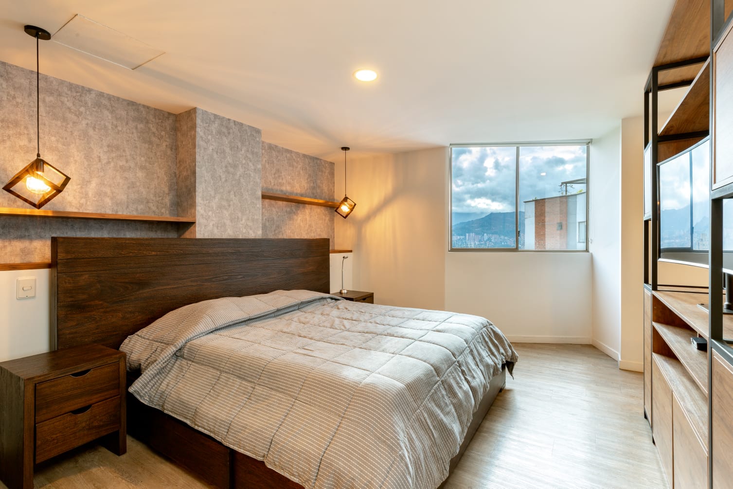 APARTAMENTO EN VENTA Y ARRIENDO AMOBLADO  POBLADO L.ENCIERRO