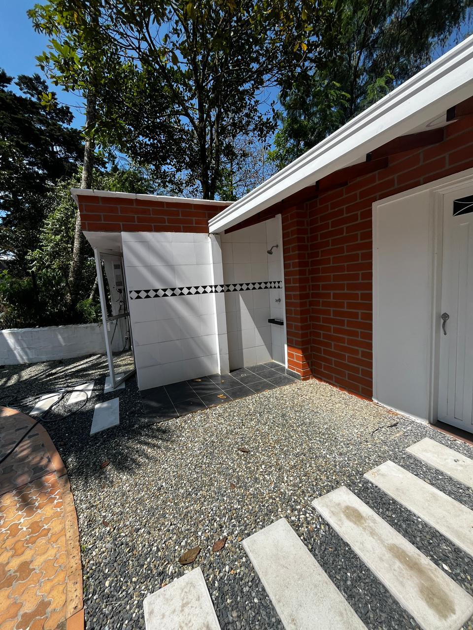 CASA EN VENTA EL POBLADO CERCA A LA CALERA