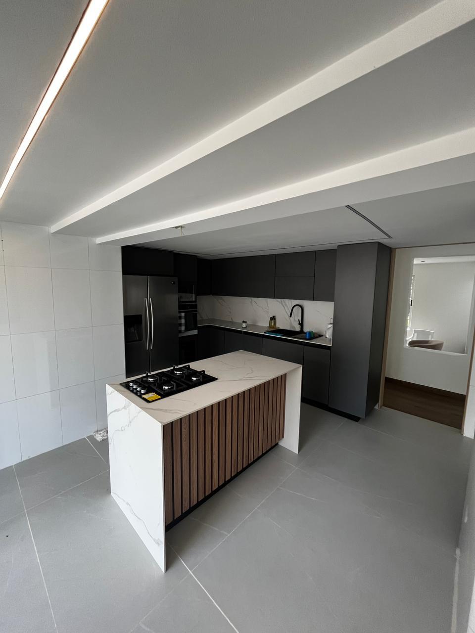 CASA EN VENTA EL POBLADO CERCA A LA CALERA