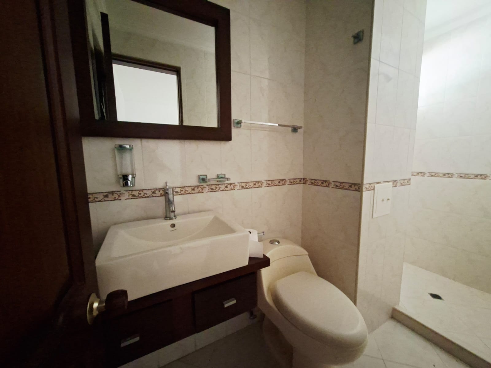 Casa en venta y en arriendo Envigado Alto Escobero