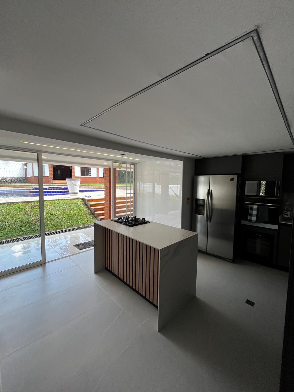 CASA EN VENTA EL POBLADO CERCA A LA CALERA