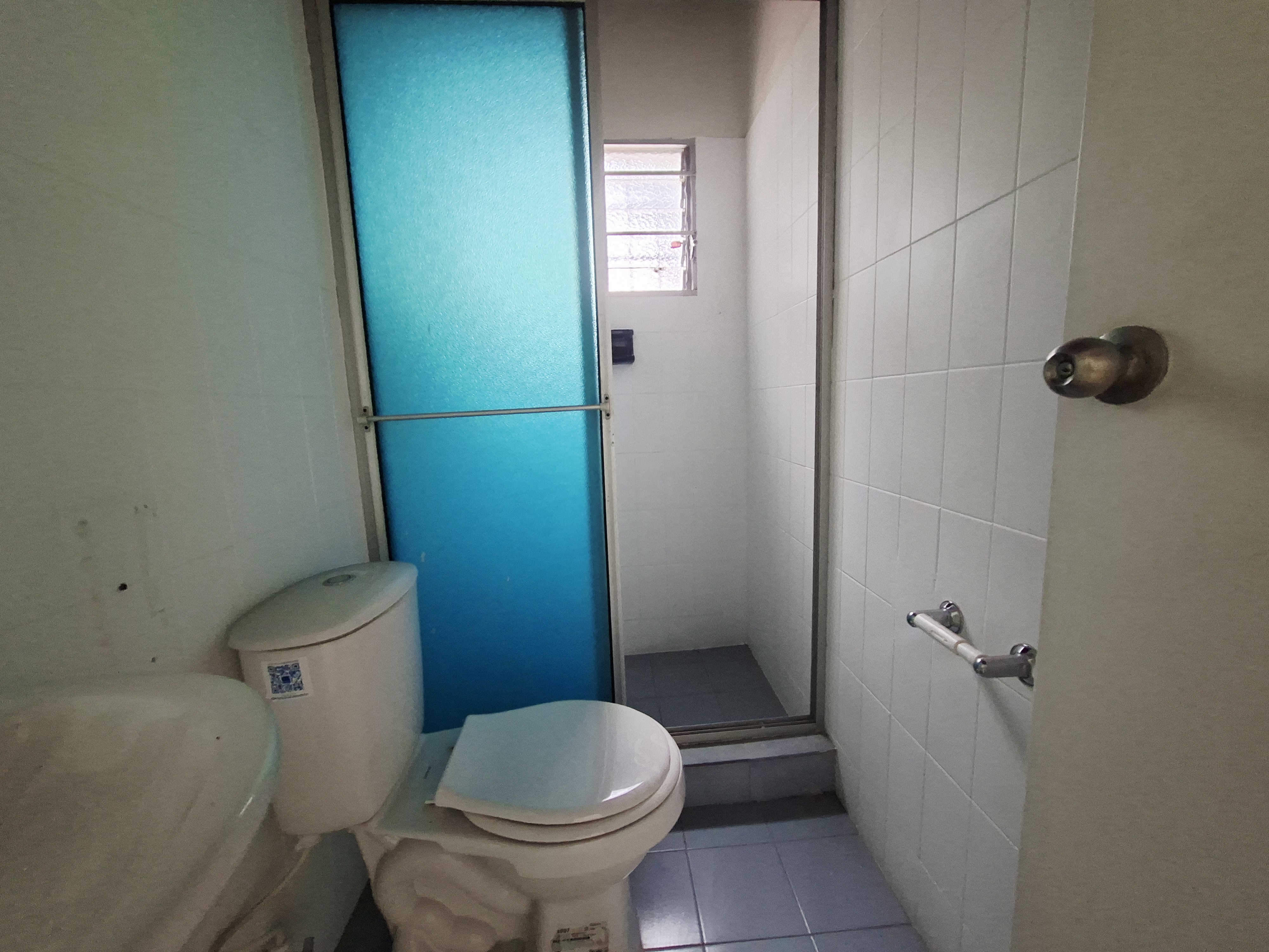 CASA EN ARRIENDO LAURELES, CERCA A LA AV BOLIVARIANA Y PARQUE DE BÉLEN