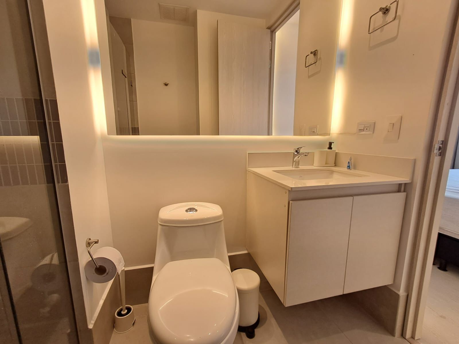 Apartamento amoblado en arriendo Castropol  CP