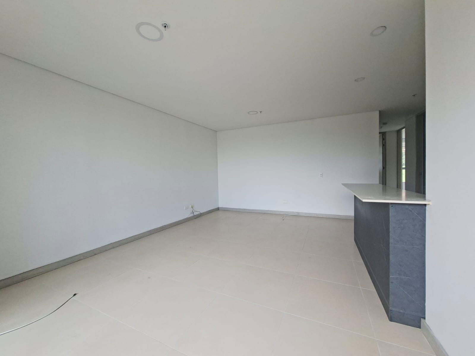 Apartamento en arriendo en la Intermedia y escobero FR8