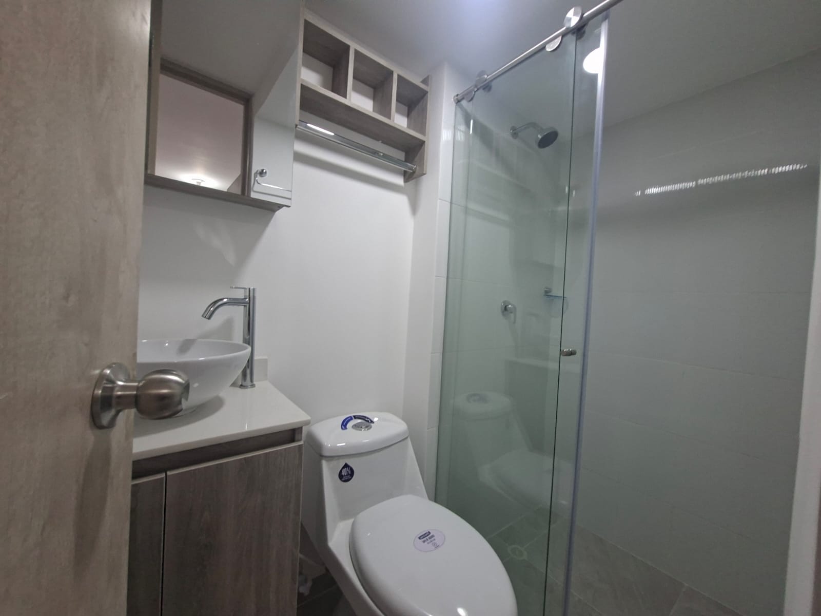 Apartamento en arriendo Loma de San José con 2 balcones