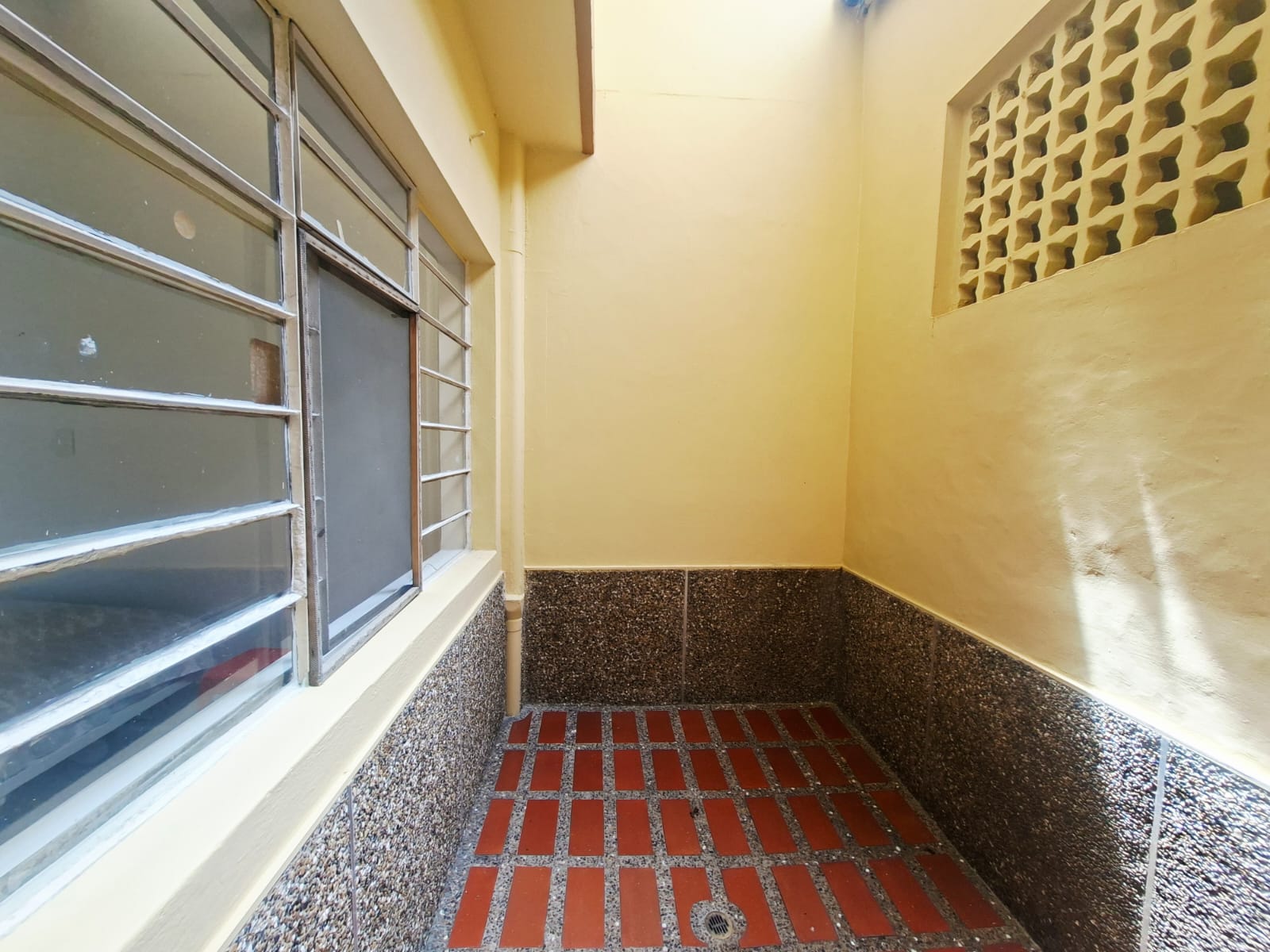 CASA LOTE EN VENTA BELEN ROSALES 9X22 ALTA MIXTURA