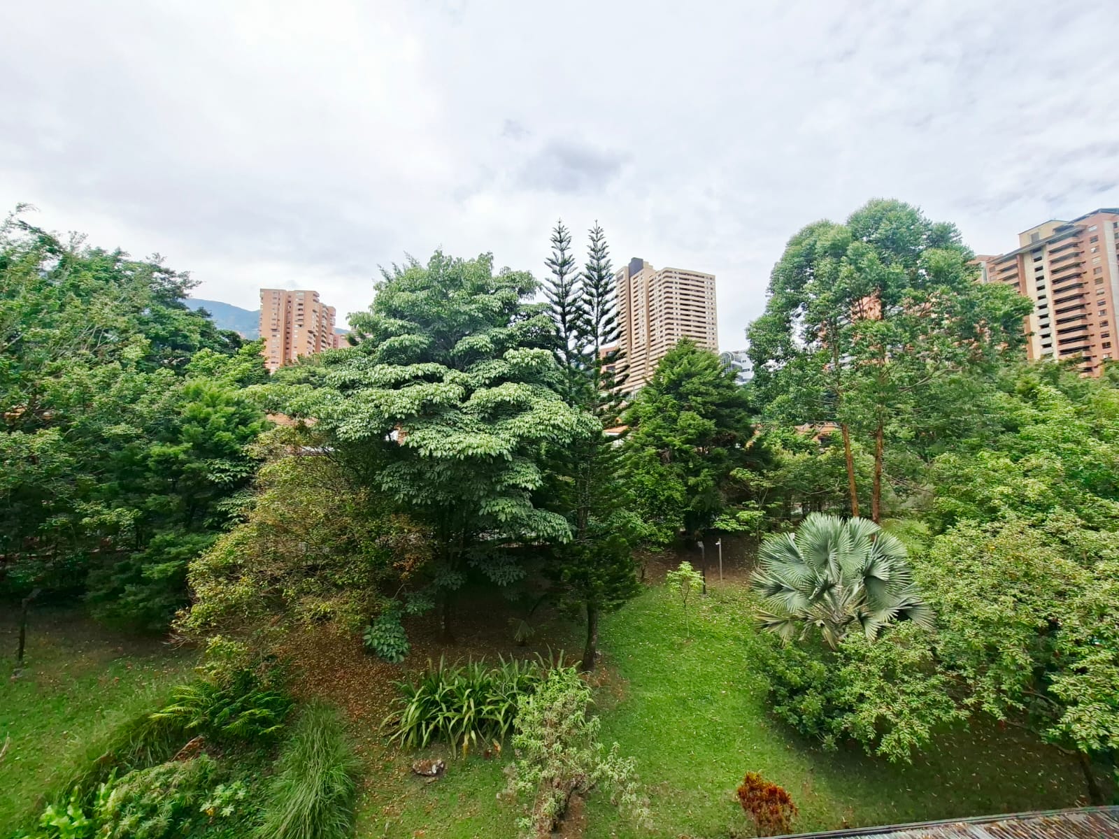 APARTAMENTO EN VENTA  CERCA AL TESORO POBLADO VT