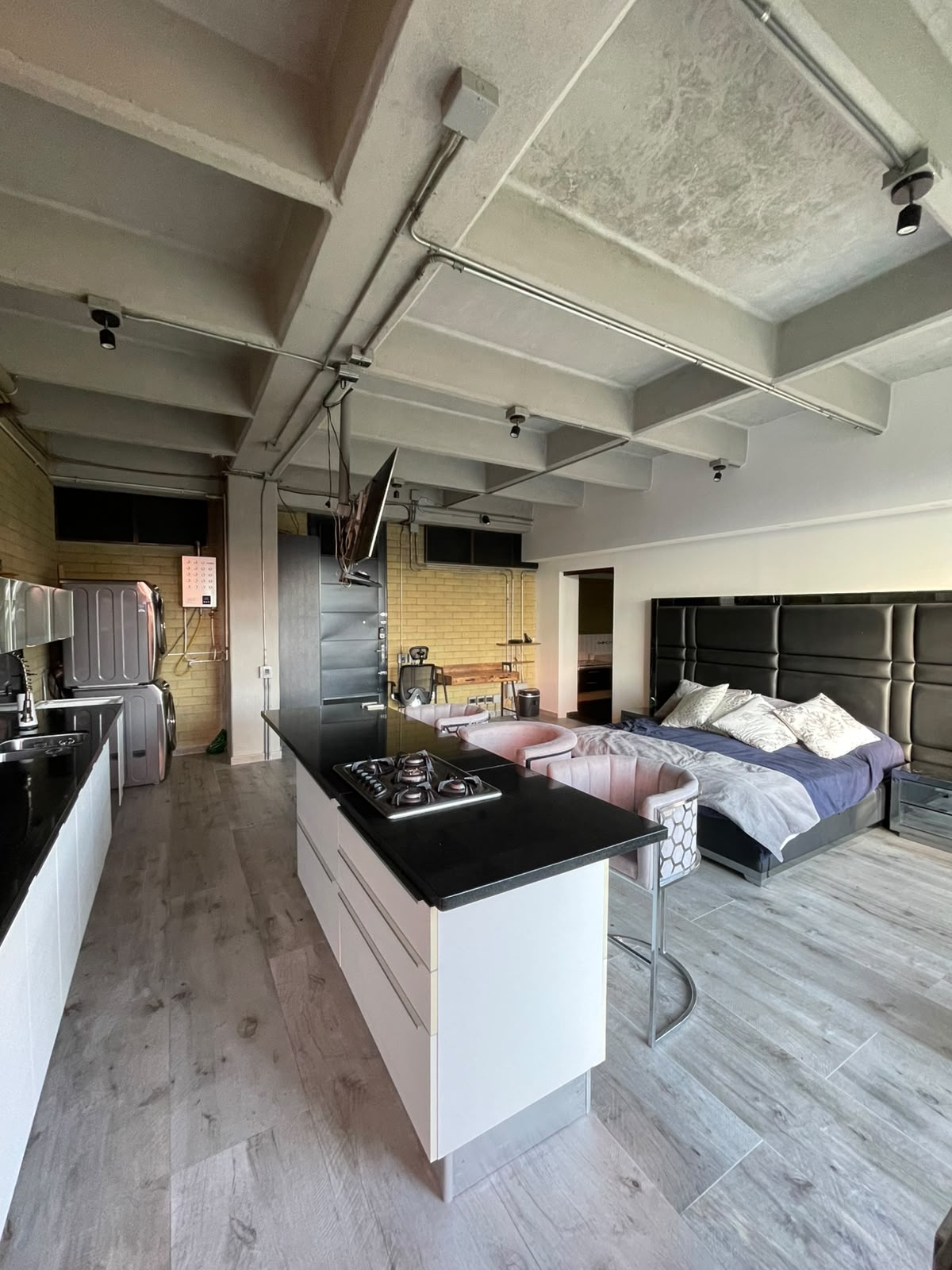 Apartamento tipo Loft amoblado con Jacuzzi Poblado