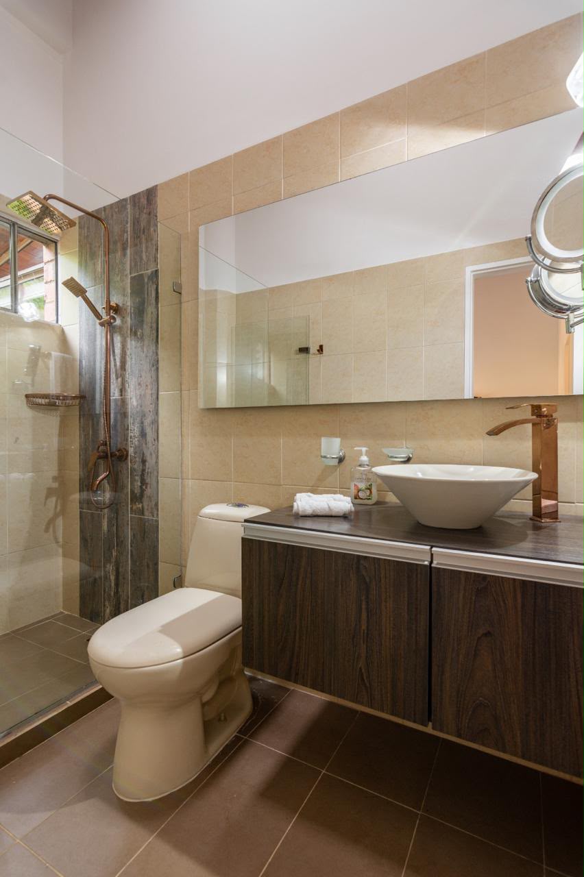 Casa en arriendo amoblado Milla de Oro LC