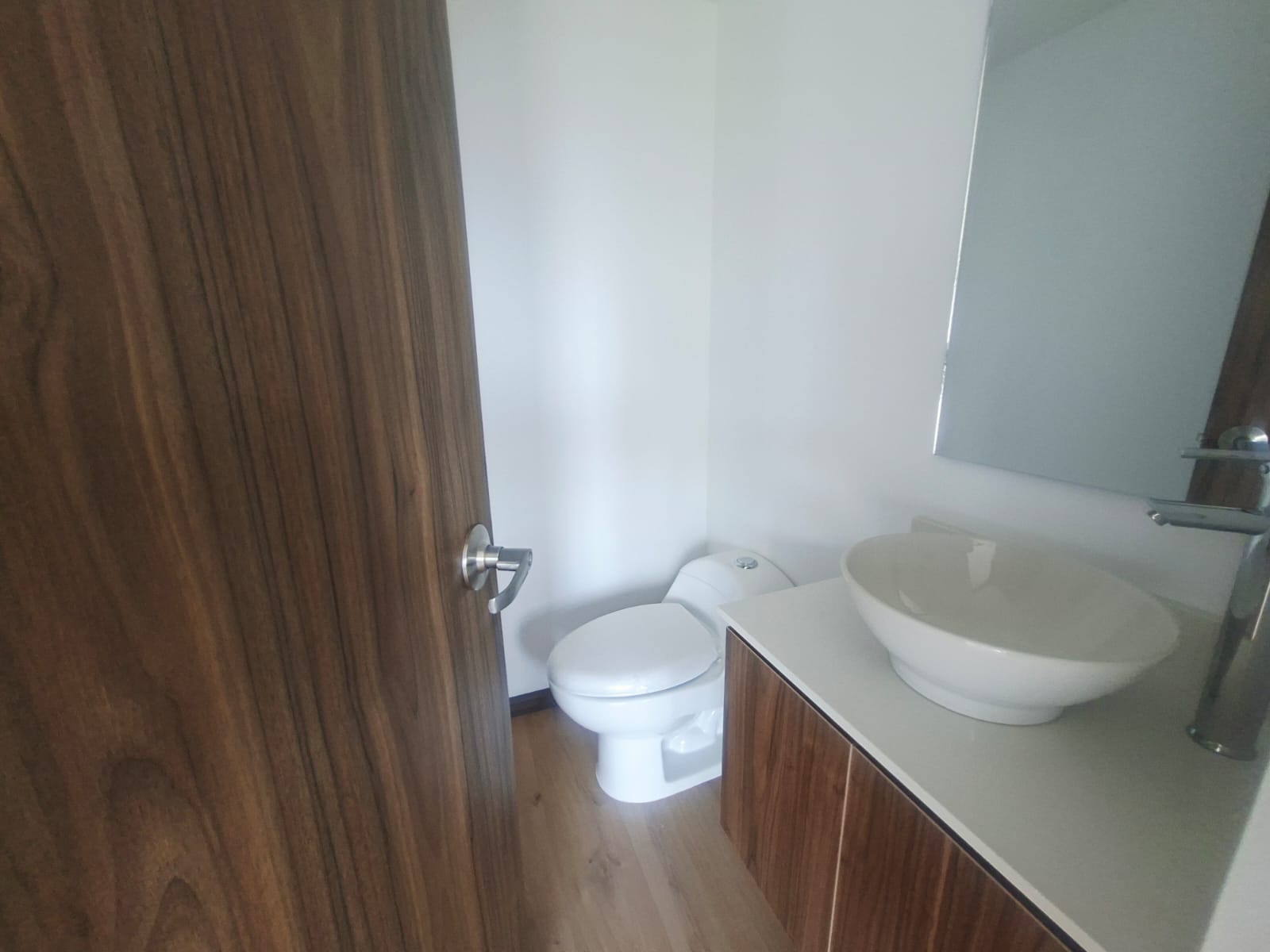 Apartamento para la venta en la Loma del Indio PL10