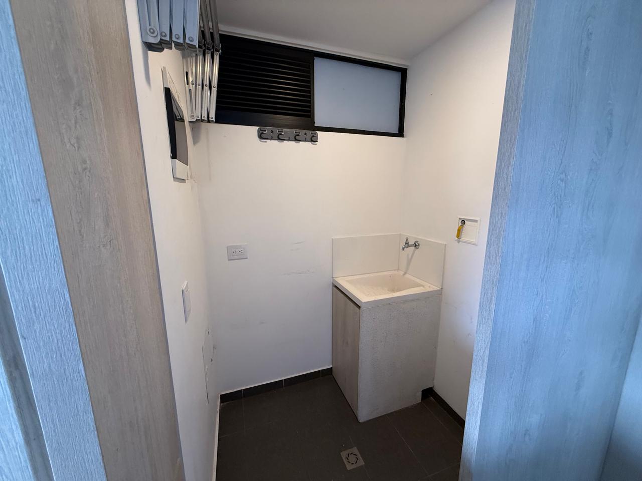 Apartamento en arriendo Poblado Palmas TC LC 24