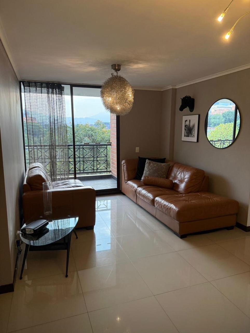 Apartamento en arriendo amoblado Poblado cerca a las Vegas LC