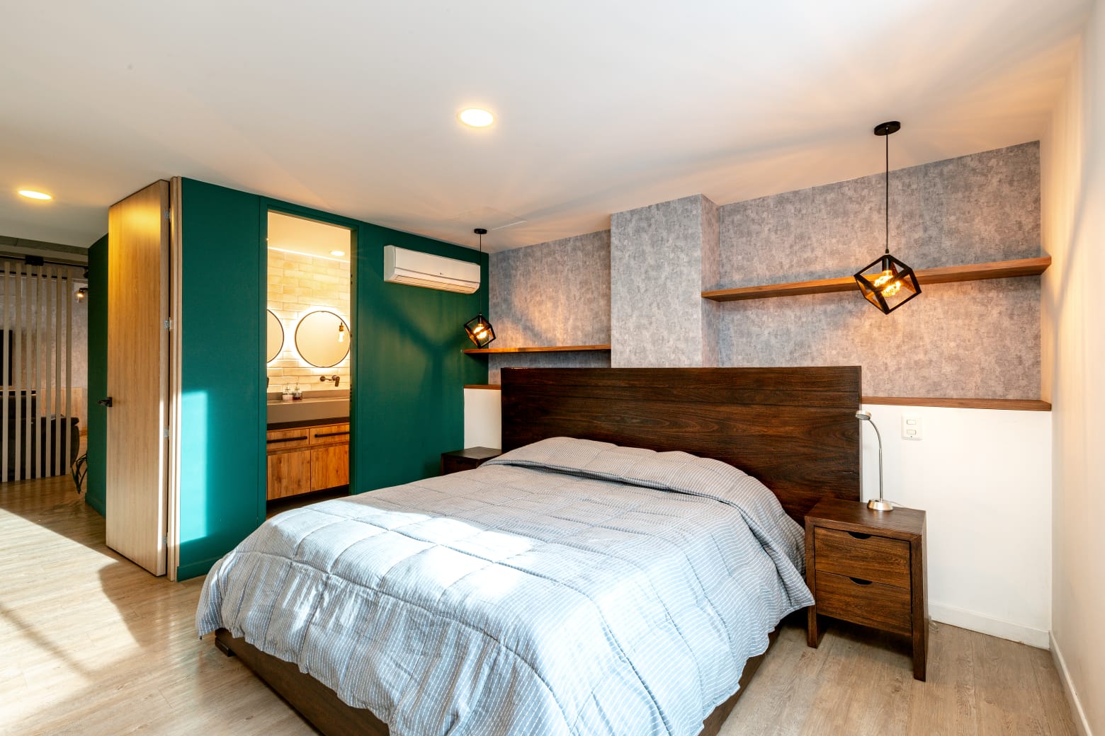 APARTAMENTO EN VENTA Y ARRIENDO AMOBLADO  POBLADO L.ENCIERRO