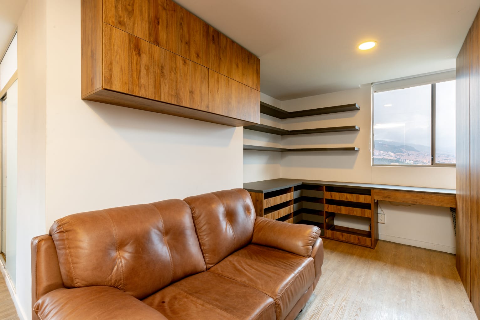APARTAMENTO EN VENTA Y ARRIENDO AMOBLADO  POBLADO L.ENCIERRO