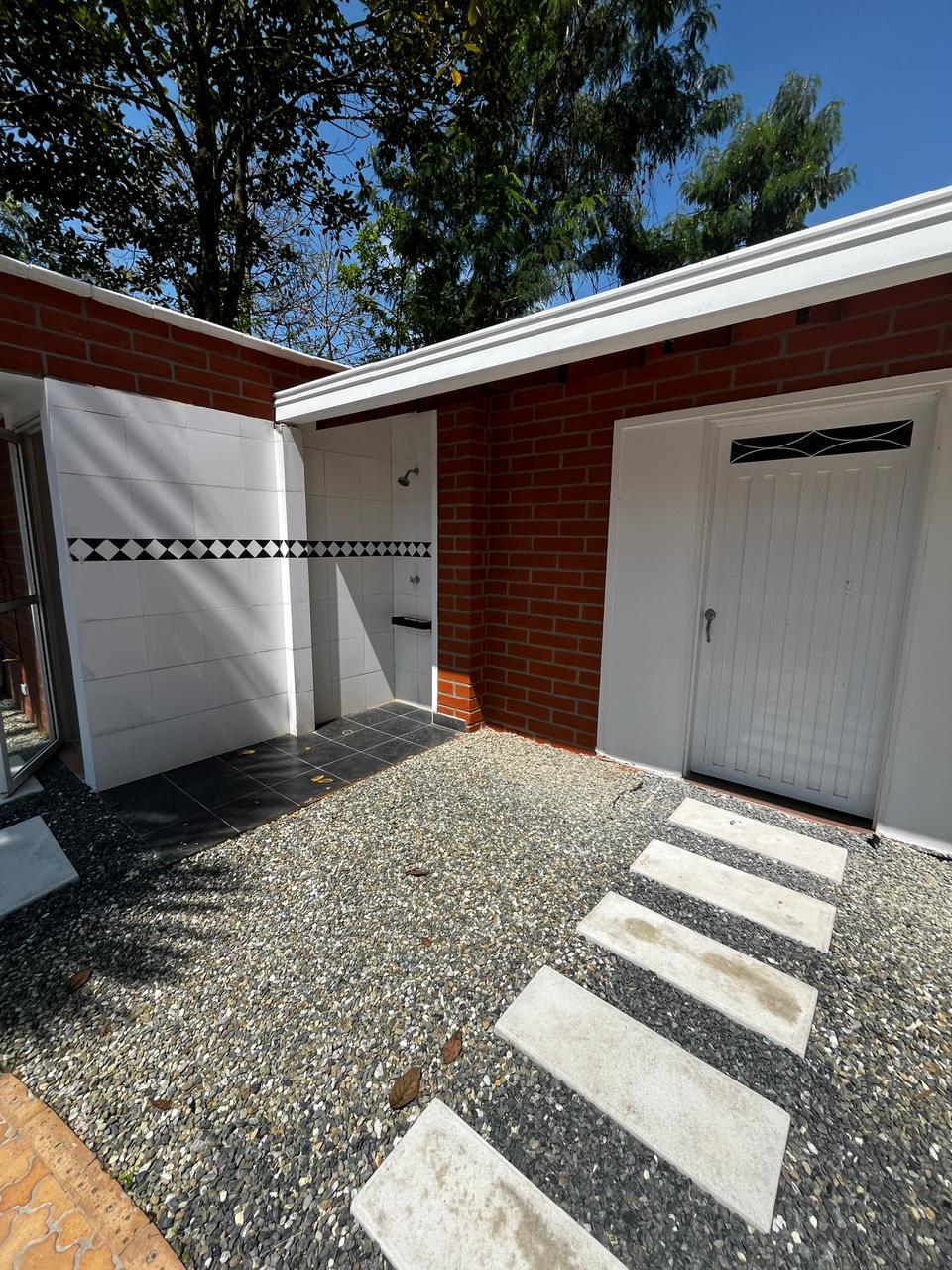 CASA EN VENTA EL POBLADO CERCA A LA CALERA