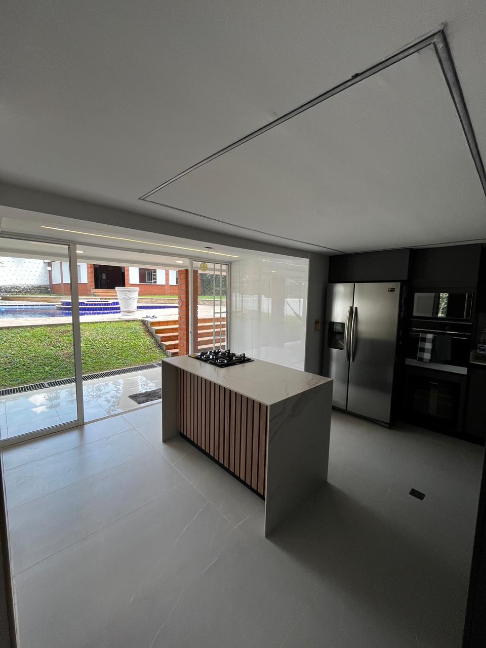 CASA EN VENTA EL POBLADO CERCA A LA CALERA
