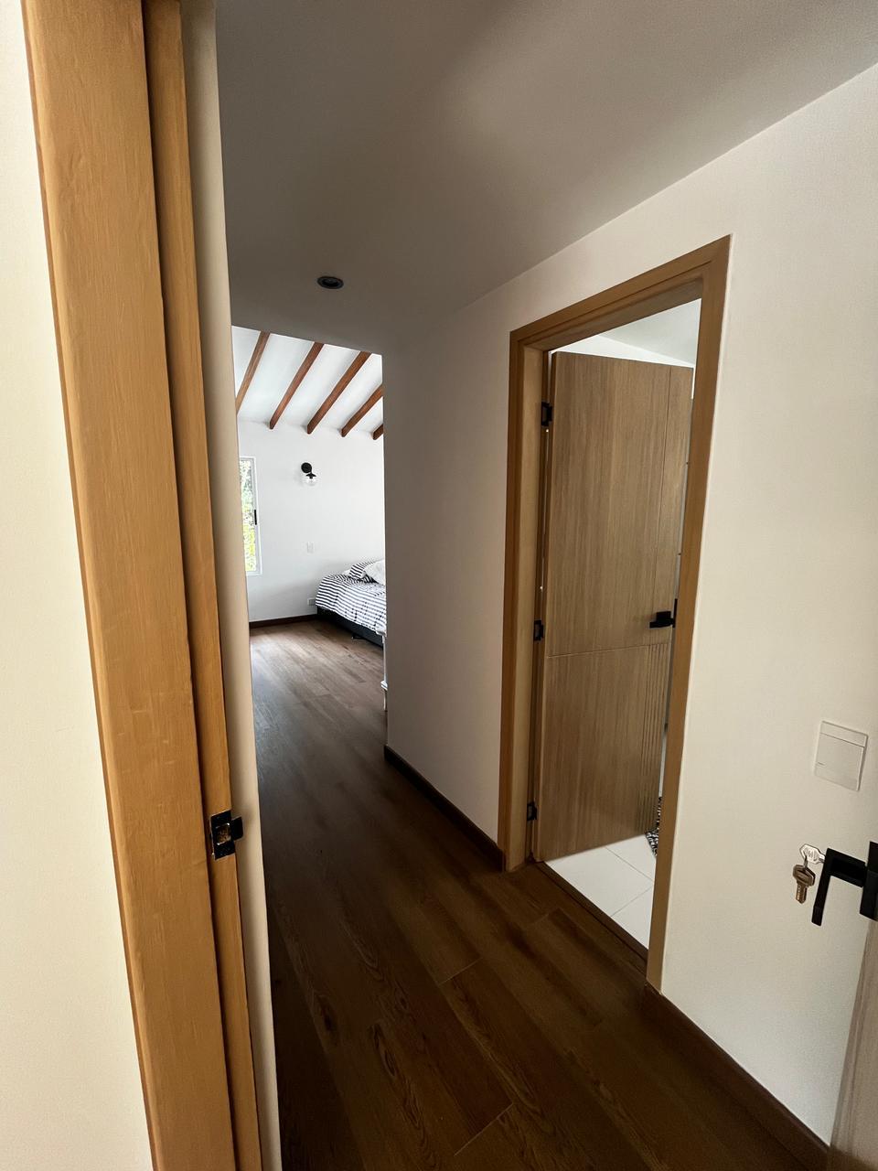 CASA EN VENTA EL POBLADO CERCA A LA CALERA