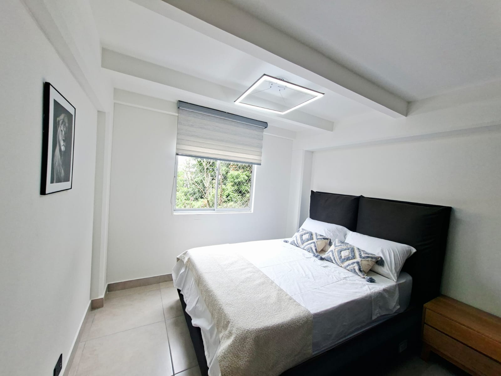 APARTAMENTO EN ARRIENDO AMOBLADO POBLADO CERCA  AL TESORO TV