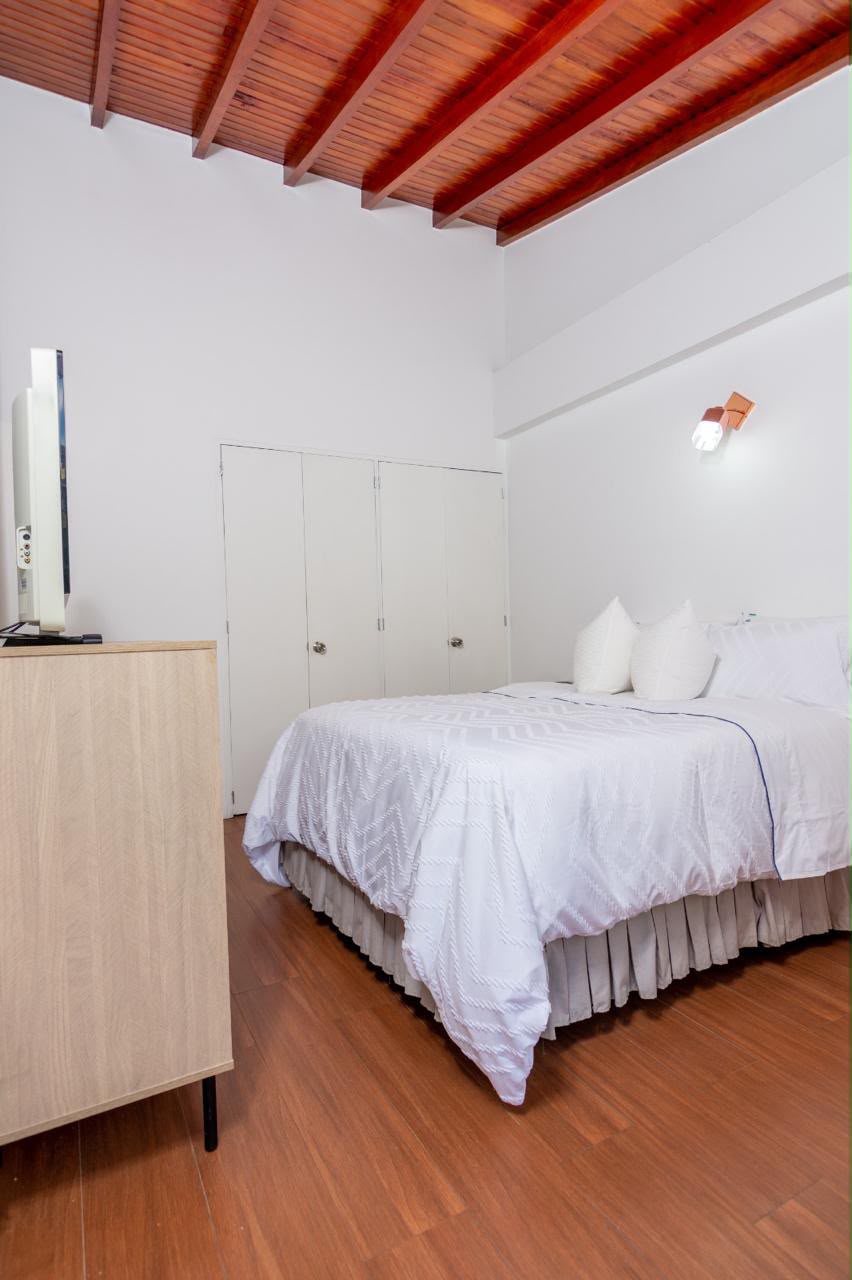 Casa en arriendo amoblado Milla de Oro LC