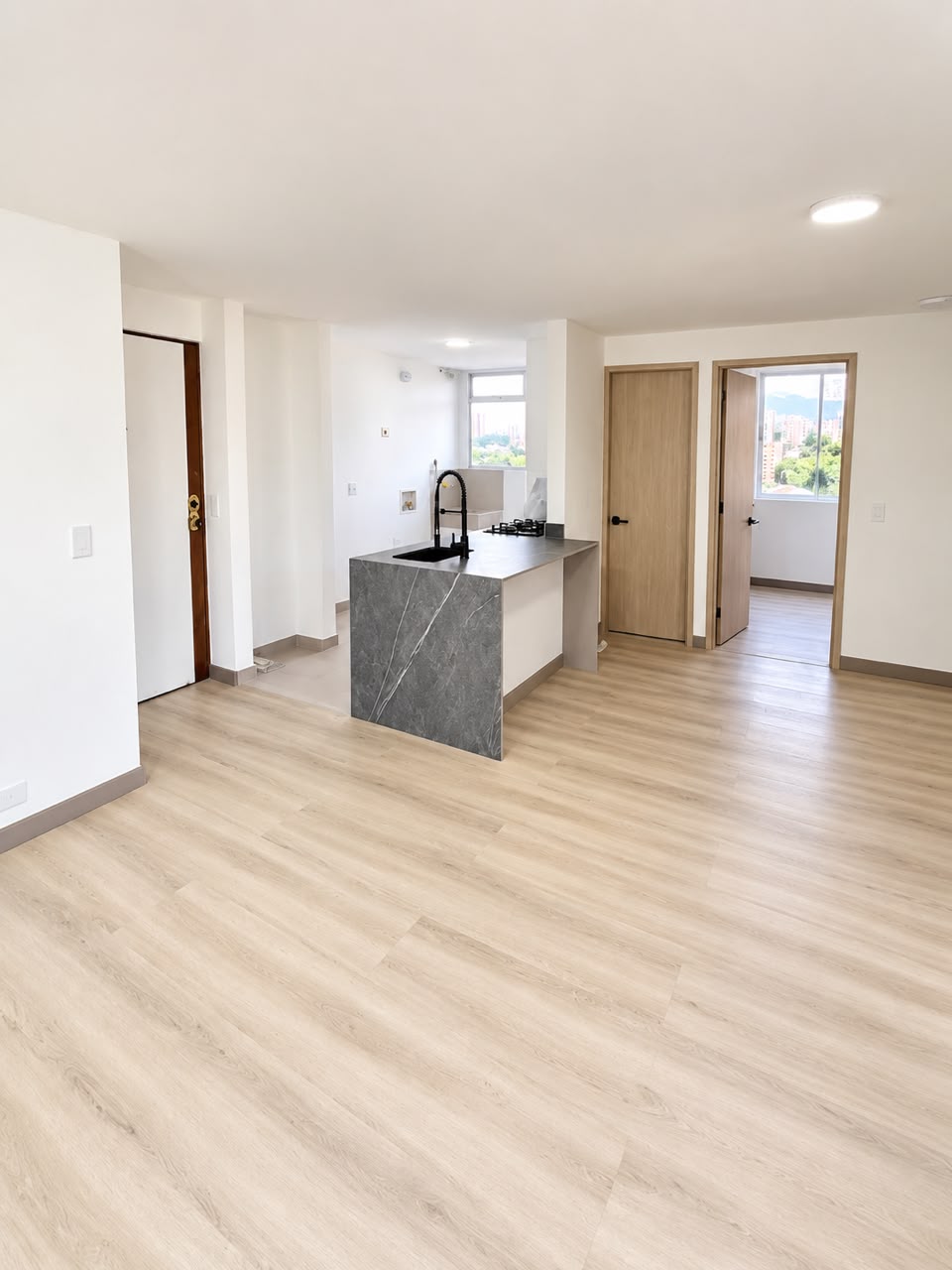 APARTAMENTO EN ARRIENDO LA INFERIOR POBLADO AGC13