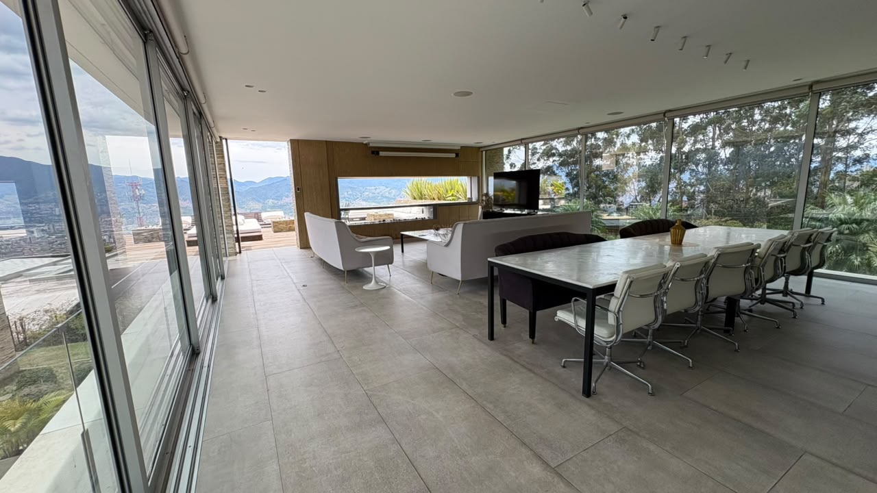 Casa en venta Loma del Chocho alto valor
