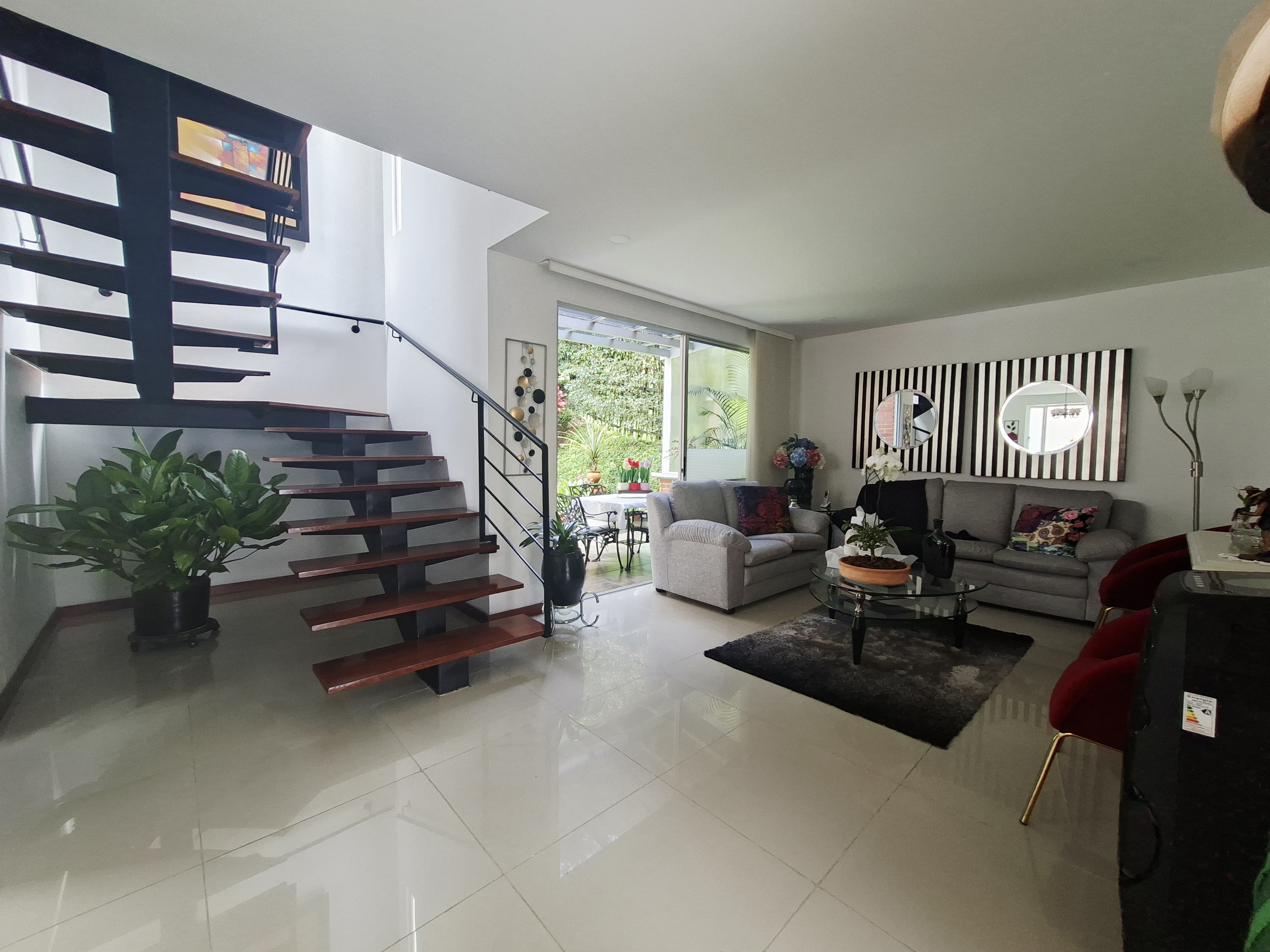 CASA EN VENTA SECTOR BENEDICTINOS