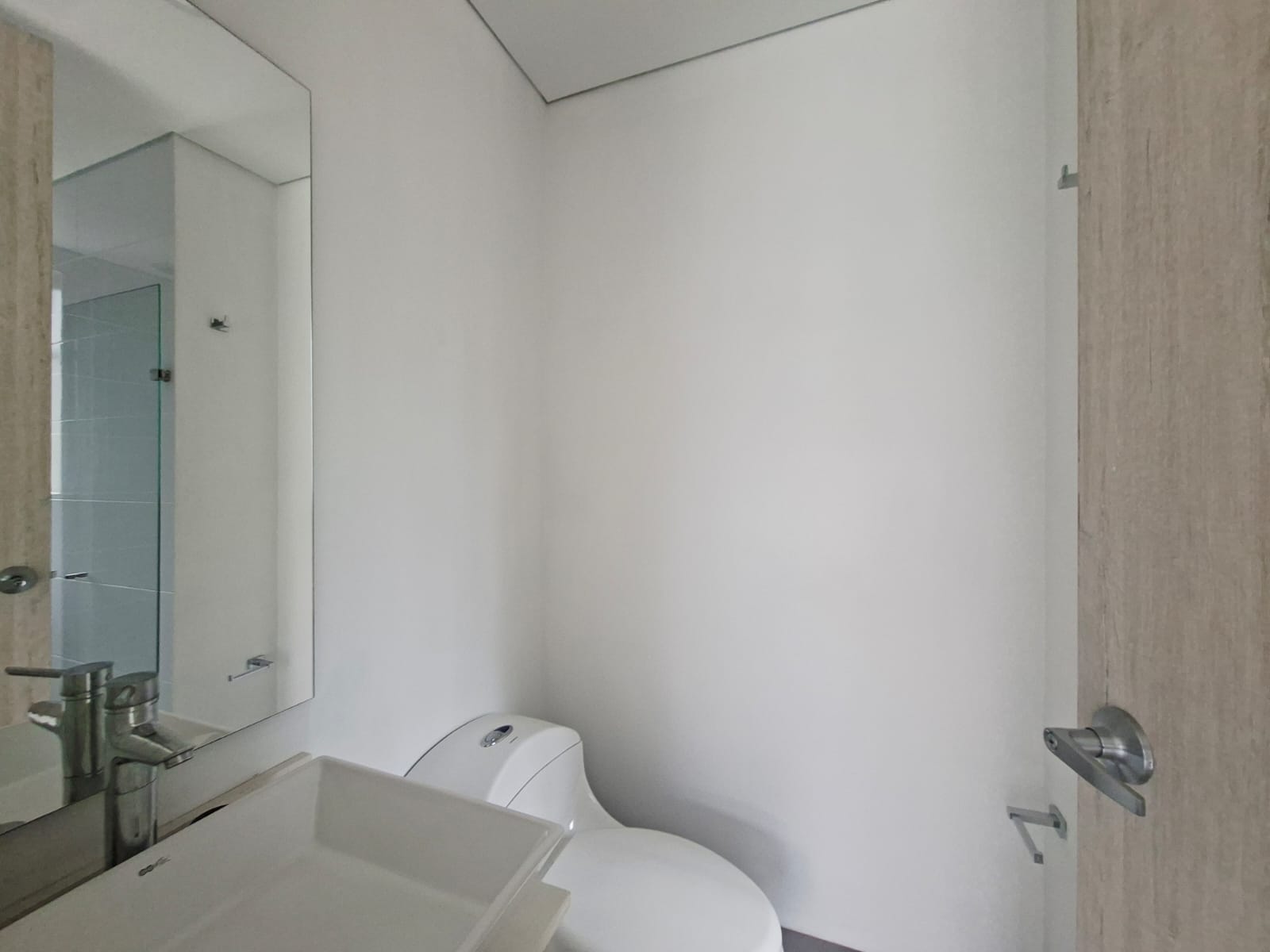 Apartamento en arriendo en la Intermedia y escobero FR8