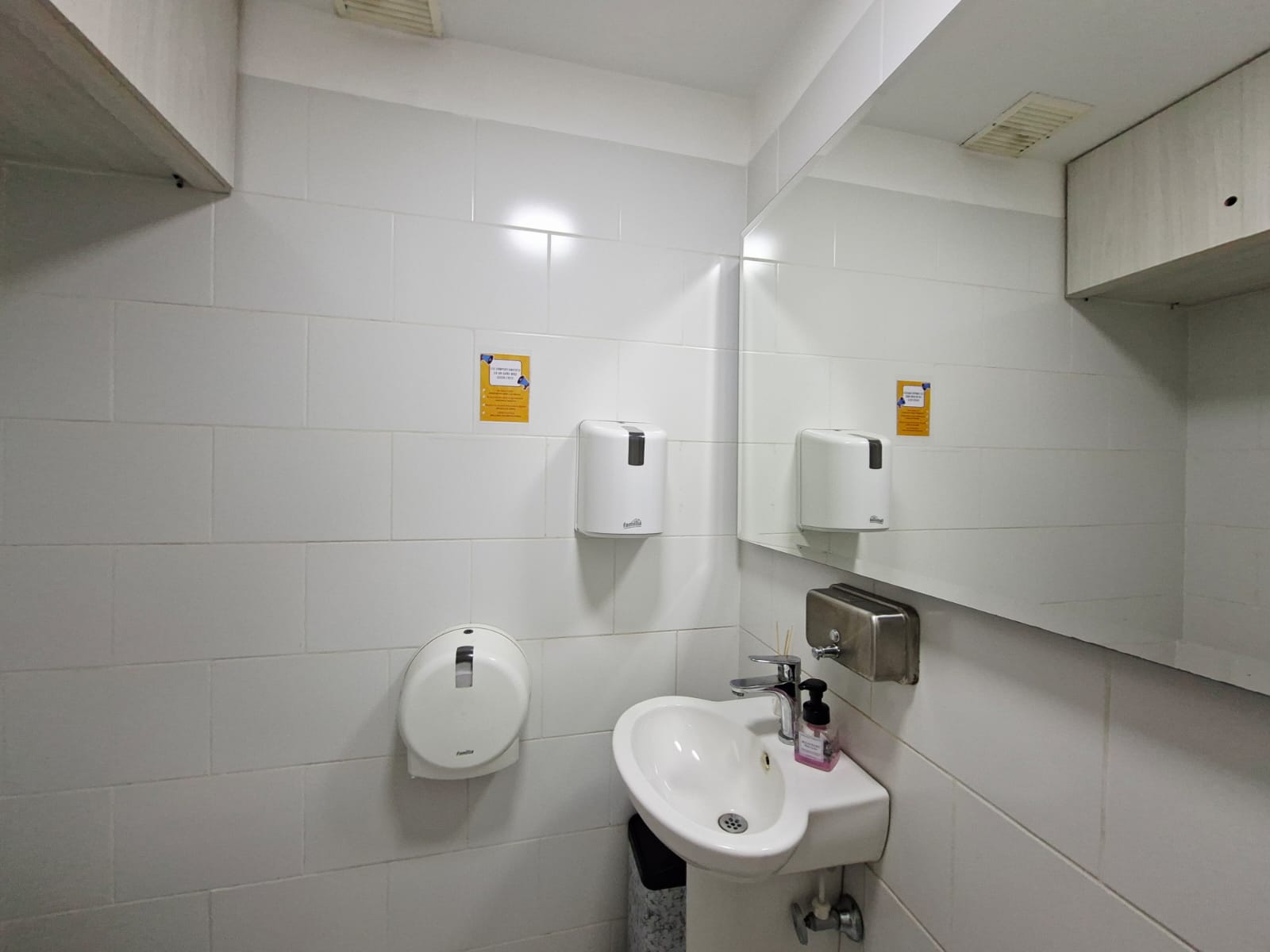 OFICINA EN ARRIENDO DENTRO DE  CENTRO COMERCIAL POBLADO INFERIOR
