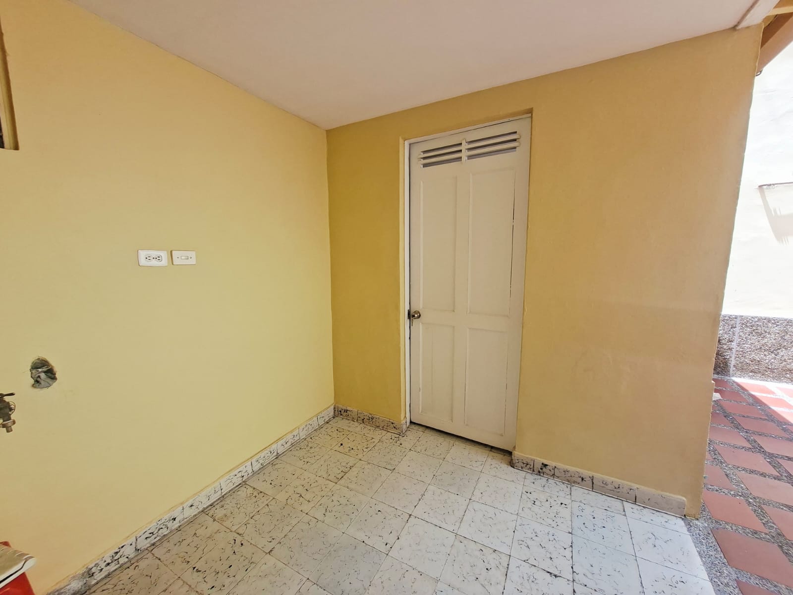 CASA LOTE EN VENTA BELEN ROSALES 9X22 ALTA MIXTURA