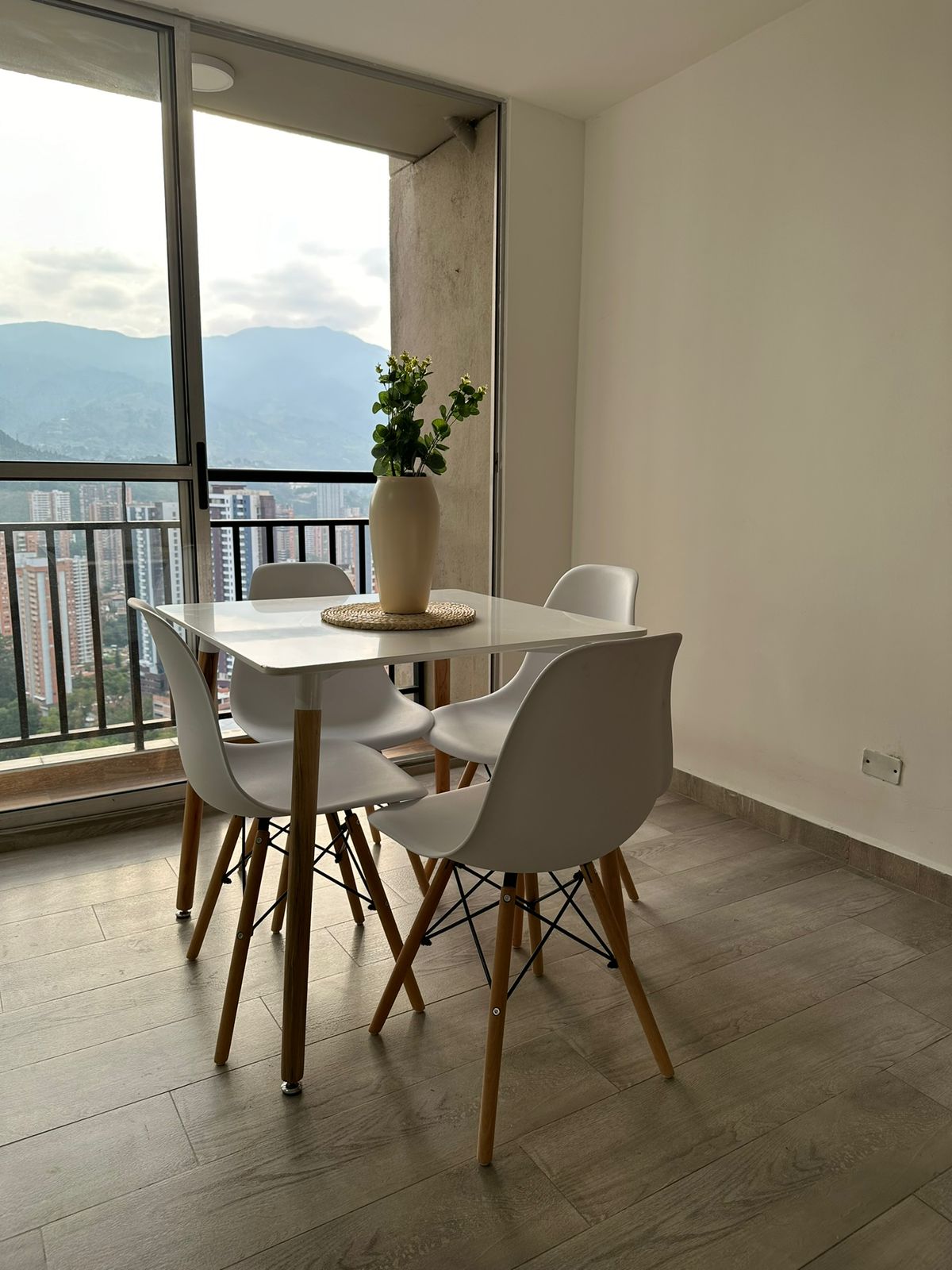 APARTAMENTO AMOBLADO SABANETA POR LA DOCTORA  BBLH
